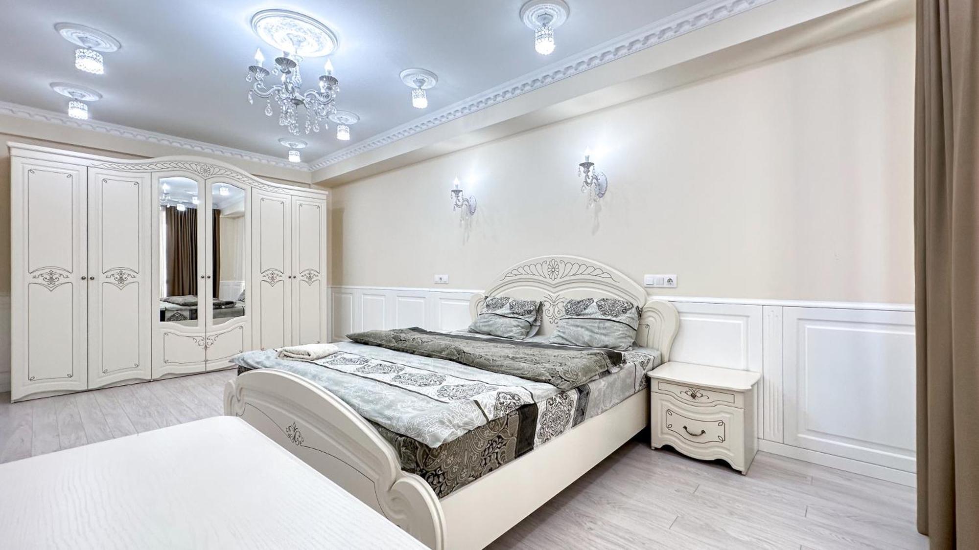 Business Class Apartments In The City Center Chisinau Exterior photo