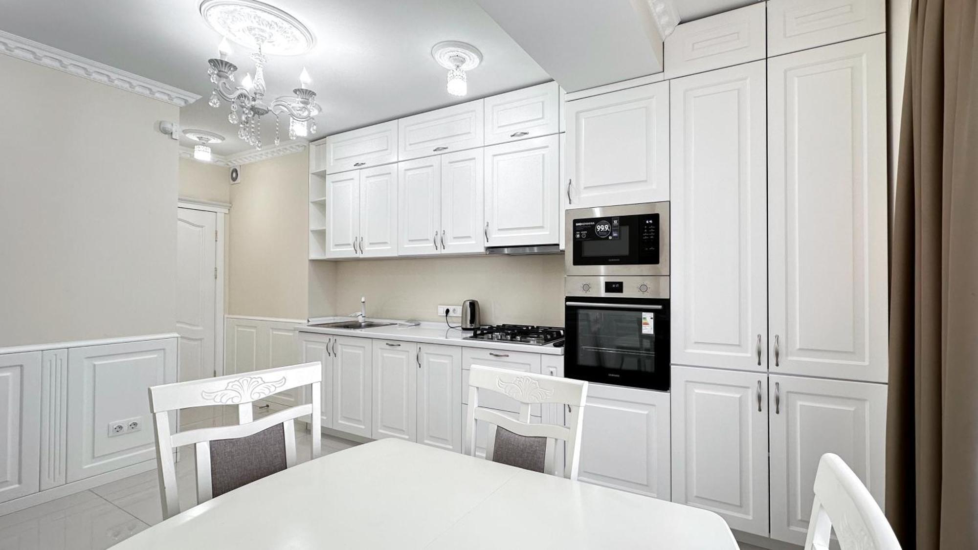 Business Class Apartments In The City Center Chisinau Exterior photo